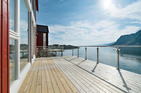 Lofoten Waterfront luxury lodge